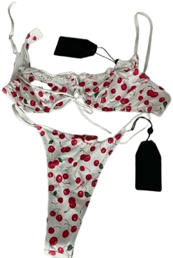 Frankie's Bikinis Swim | Frankie’s Bikinis X Sydney Sweeney Collab | Color: Red/White | Size: M, L | Livieqqq's Closet