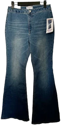 Women's Vanilla Star Seam Back Flare Pull On Jeans