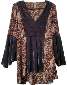 Pol Women's Bell Sleeve Velvet Tunic Top