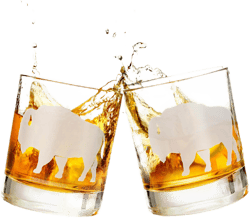 Greenline Goods Buffalo Etched Whiskey Glasses – 11 oz Set of 2 Cocktail Glass - Old Fashioned Bar Set, Crystal Whiskey Glasses, Decor Cocktail Cabin Glasses Set - Bourbon Glasses