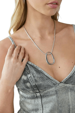 Suki Oblong Pendant Chain Necklace