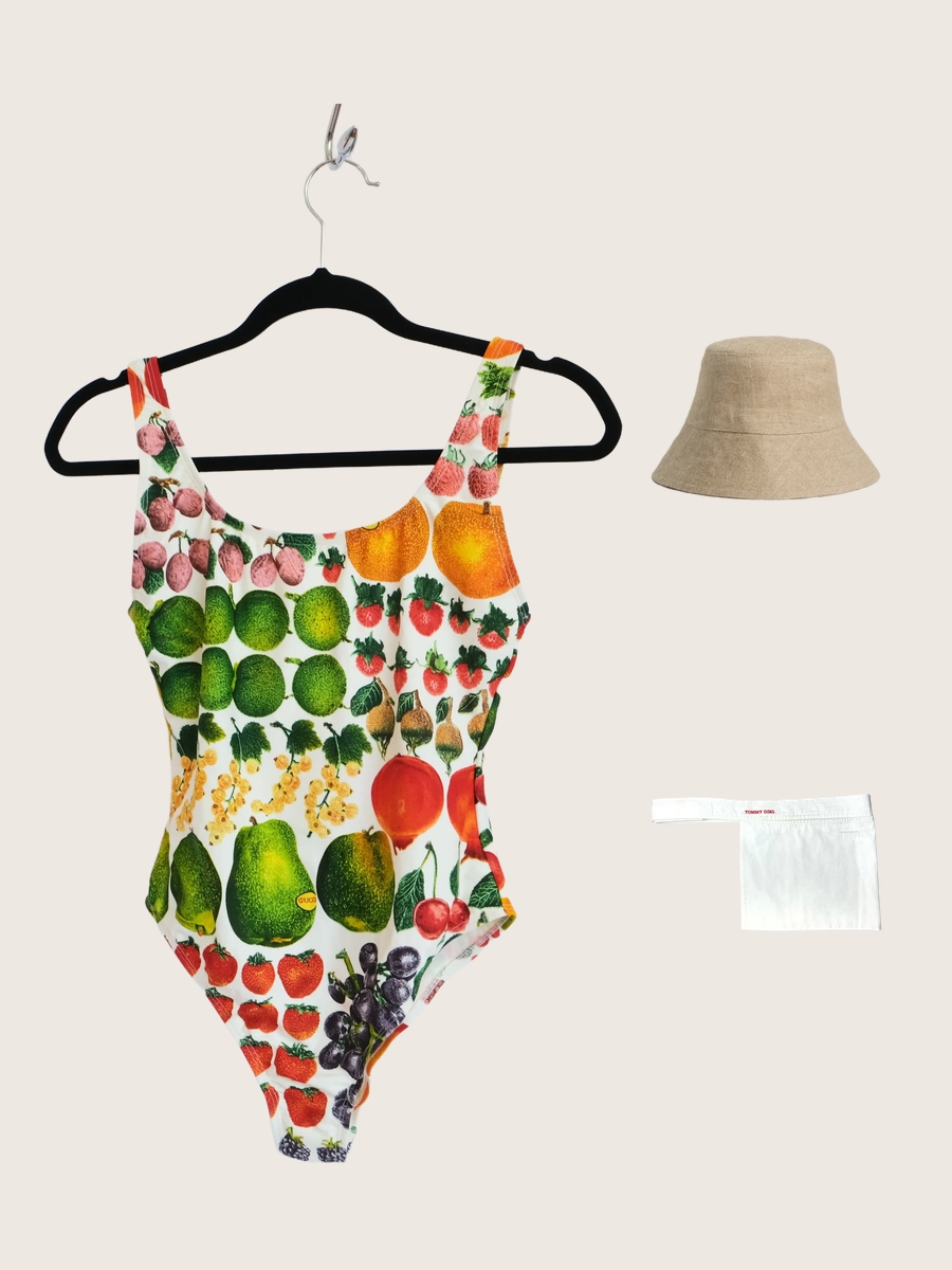 Dive into Vintage Glam: One Piece Wonders